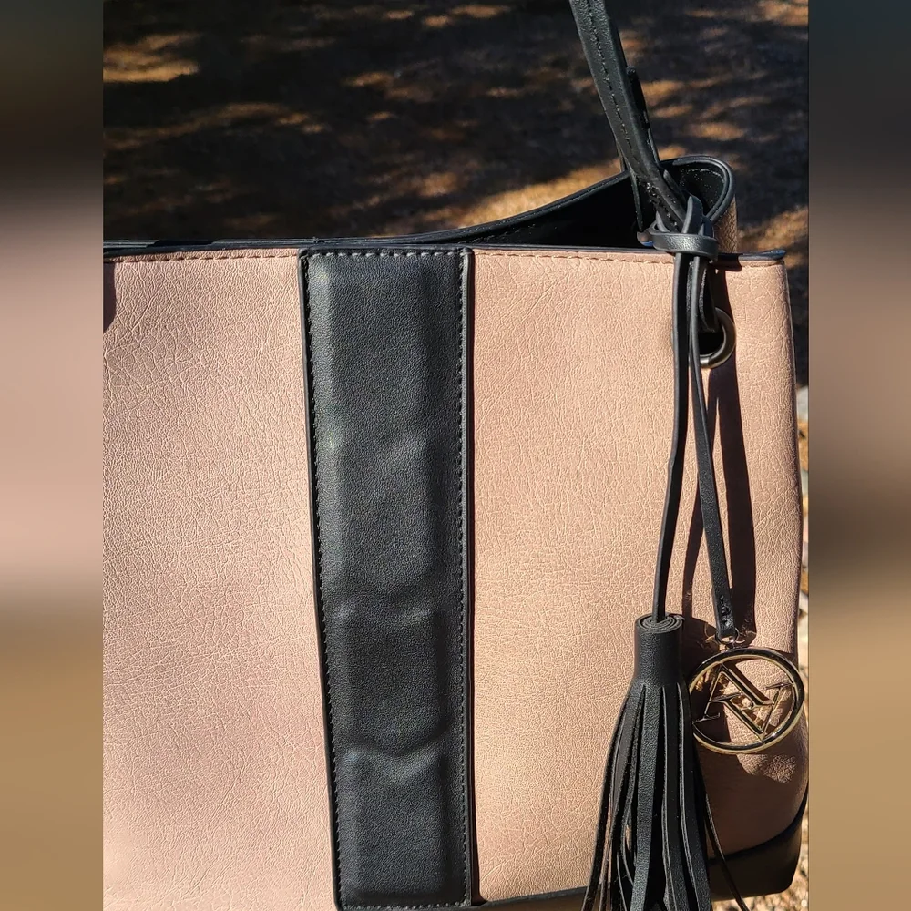 Adrienne Vittadini Tote - Picture 2 of 12
